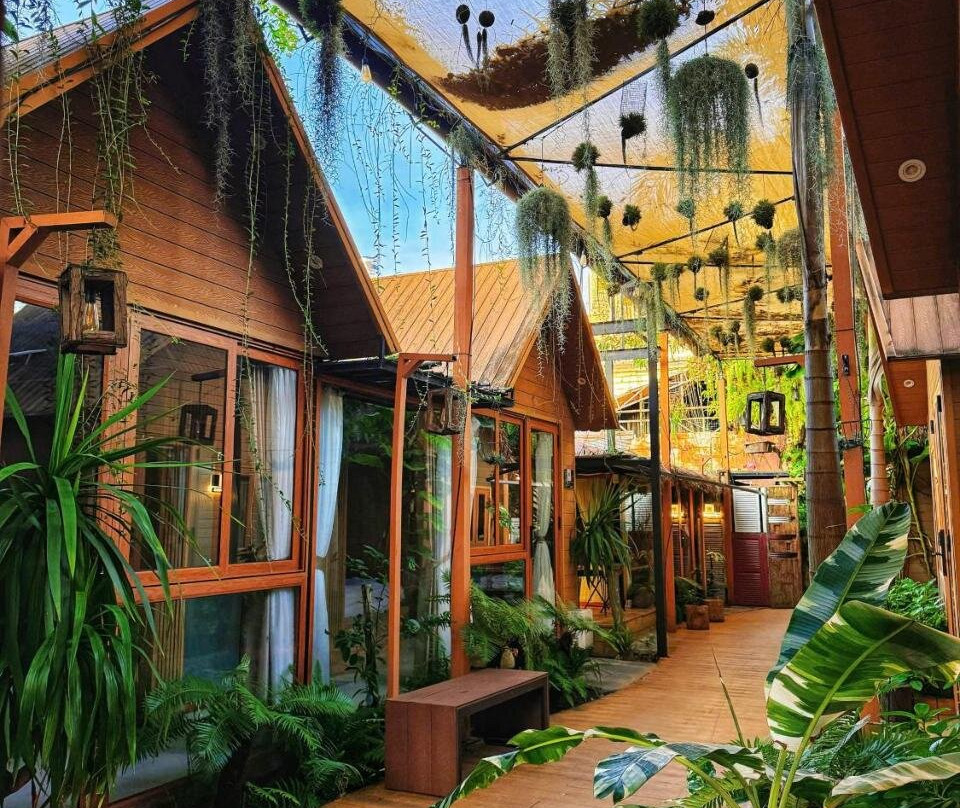 Nha Cua An Homestay, Coffee & Spa Long Xuyen