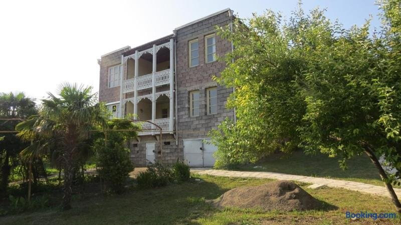 Kutaisi Countryside Guesthouse and Winery