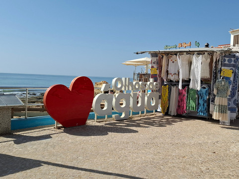 Cliff Boardwalk and Pathway-Olhos de Agua必去景点