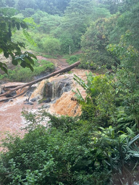 岩石停止瀑布别墅-官方