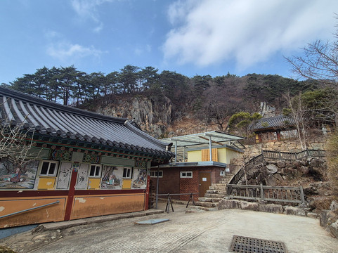 Yun Pil-am-闻庆市必去景点