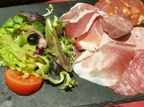 克洛斯塞尔丹酒店主图