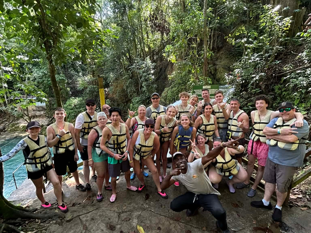 Island Vibes Adventure Tours-蒙特戈贝必去景点