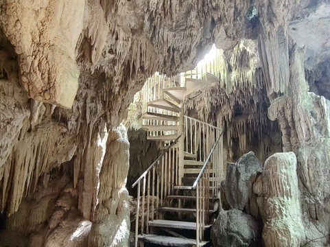 Cayman Crystal Caves-大开曼岛必去景点