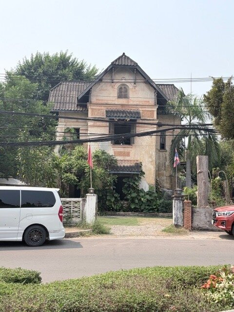 Black Stupa (That Dam)-万象必去景点
