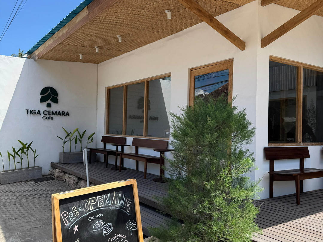 Tiga Cemara Cafe
