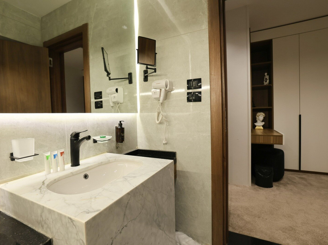 Royal Regency Hotel