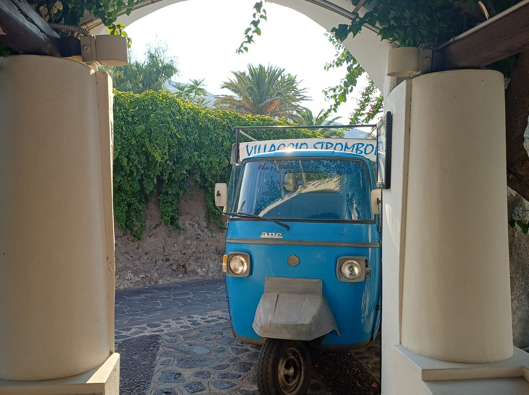 斯特隆波里乡村酒店主图