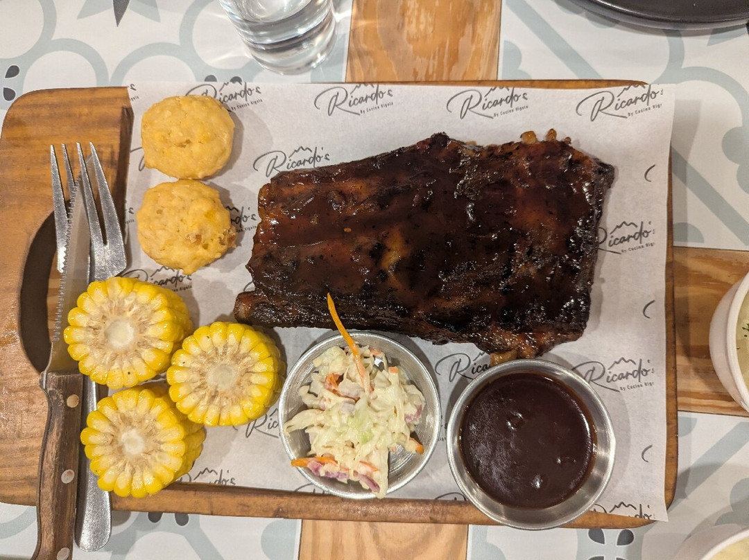 Ricardo's By Cucina Higala