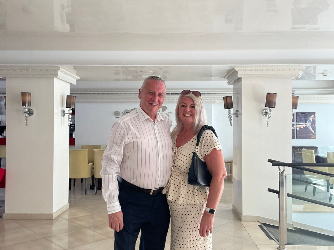 梦之月托雷莫里斯- 推荐成人主图