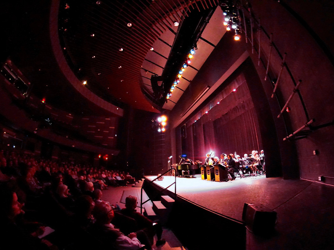 Jay and Linda Grunin Center for the Arts-汤姆斯河必去景点