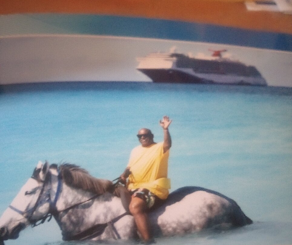 Half Moon Beach-Little San Salvador Island (Half Moon Cay)必去景点