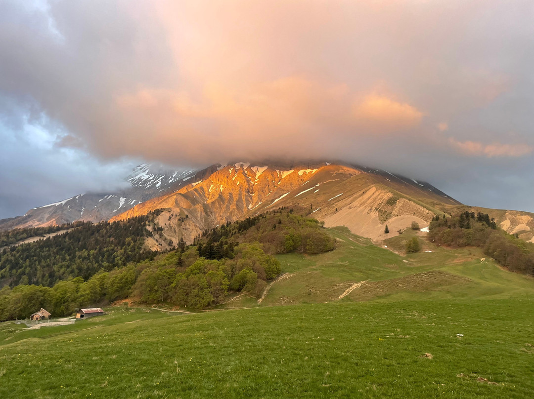 Altimood Rando & Raquette Alpes Du Sud-Saint-Firmin必去景点