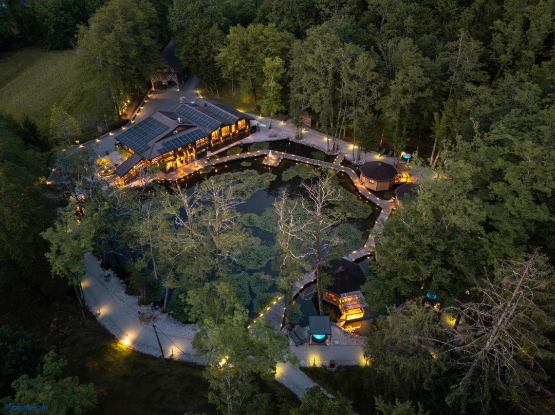 Pikol Lake Village Wine Estate