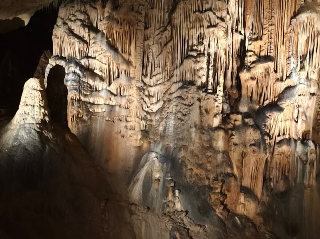 Grotte Saint-Marcel-Bidon必去景点