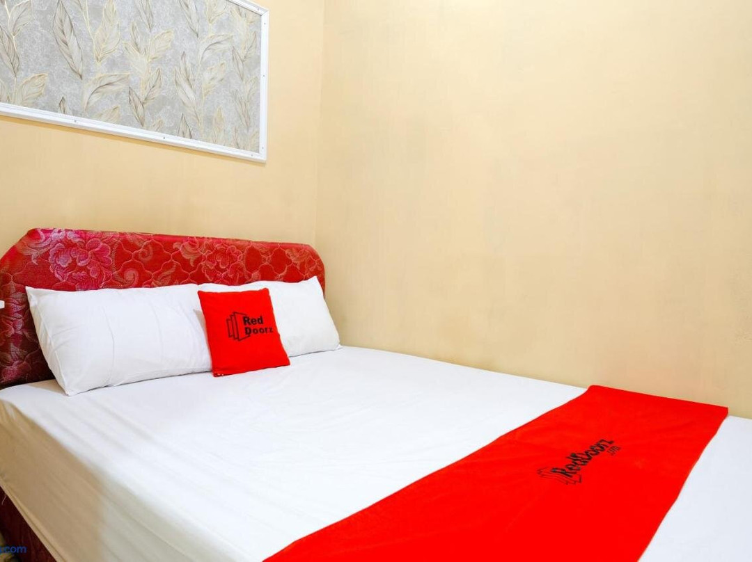 RedDoorz Syariah near Terminal Induk Banjarnegara