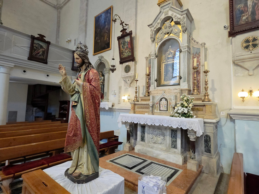 The Parish church of St. Michael-奥米斯必去景点