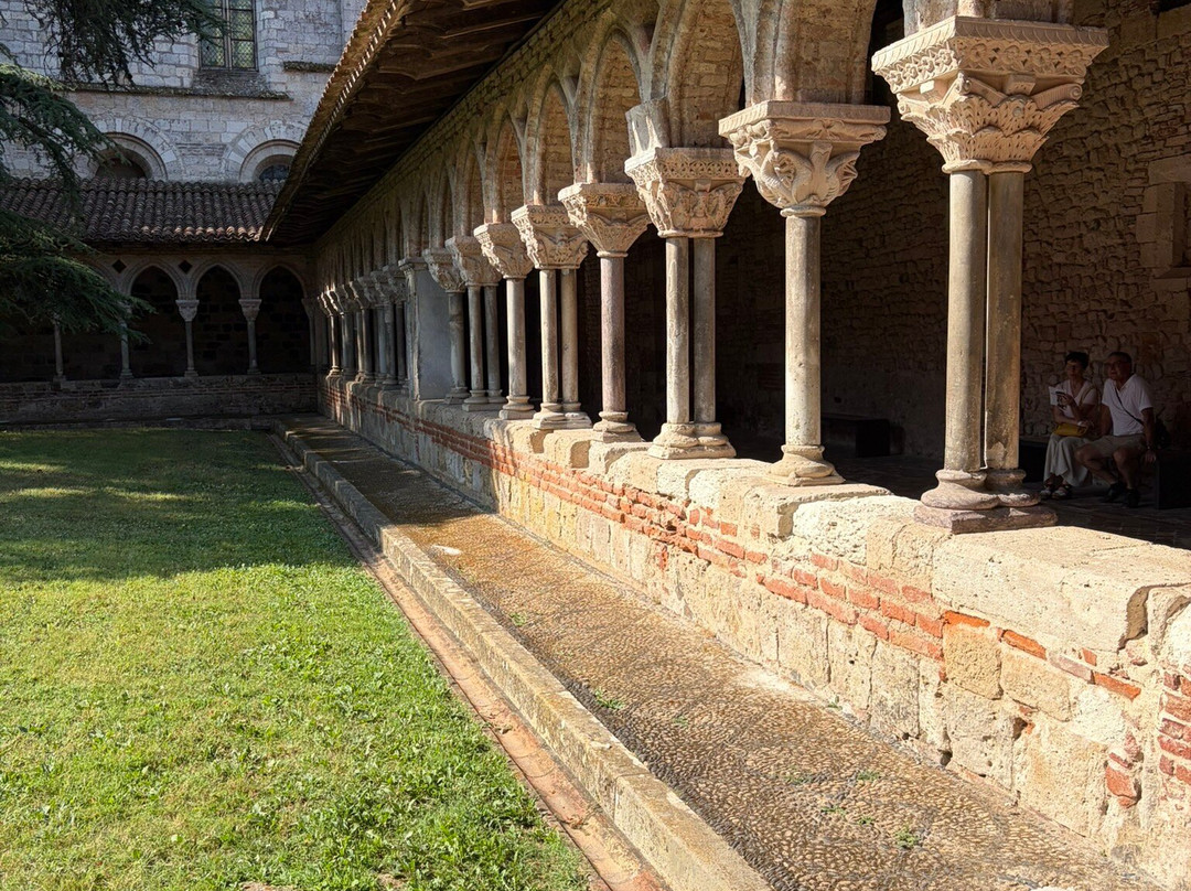 Abbaye Saint Pierre-Moissac必去景点
