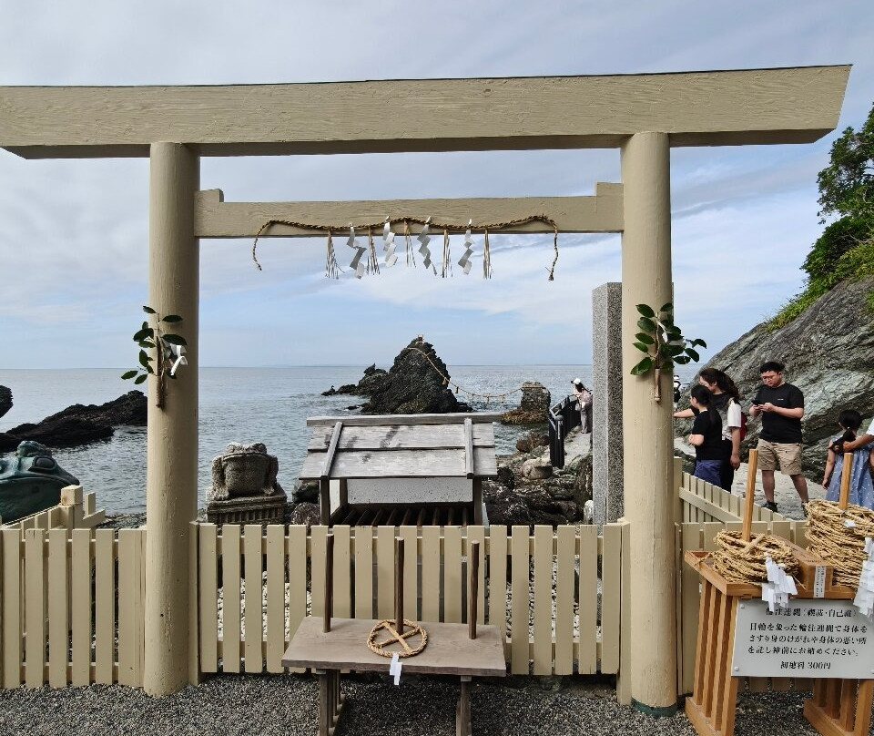 Meoto Iwa-朝雾町必去景点