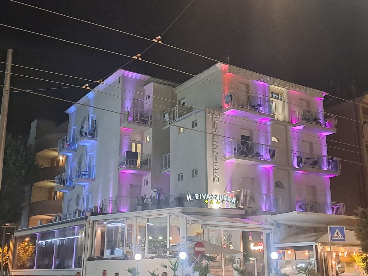 里瓦祖拉里米尼酒店-旅行者