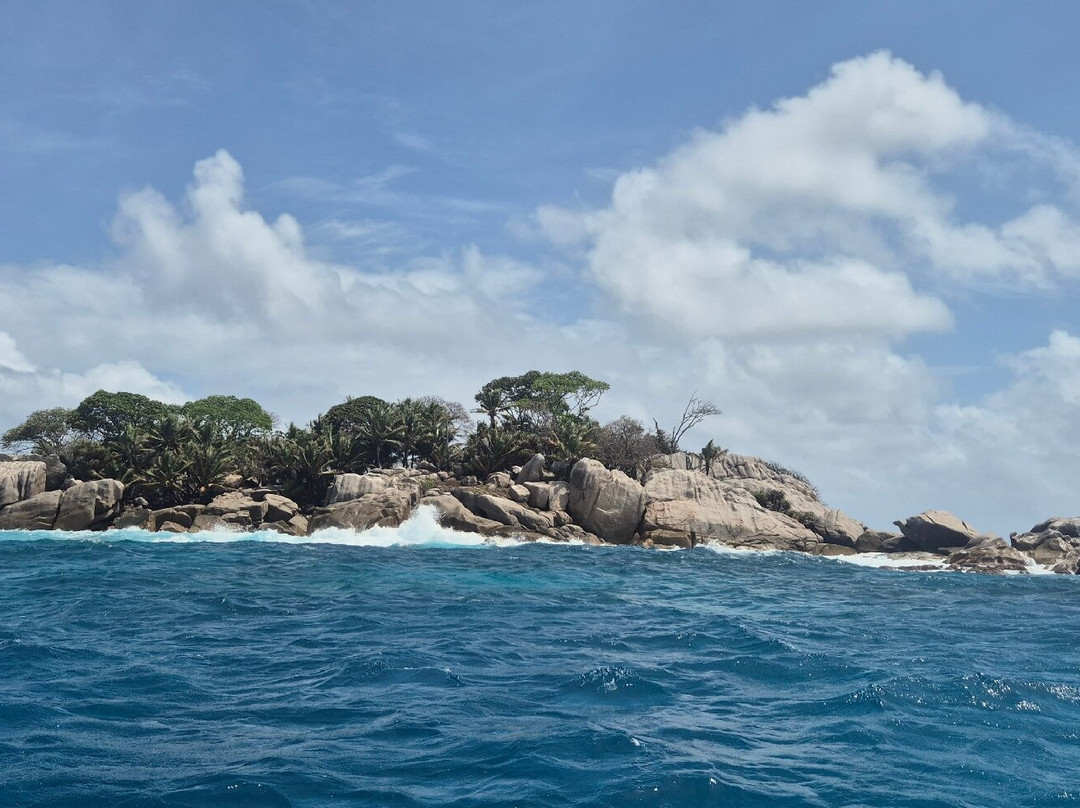 Belle Petra Boatcharter-La Passe必去景点