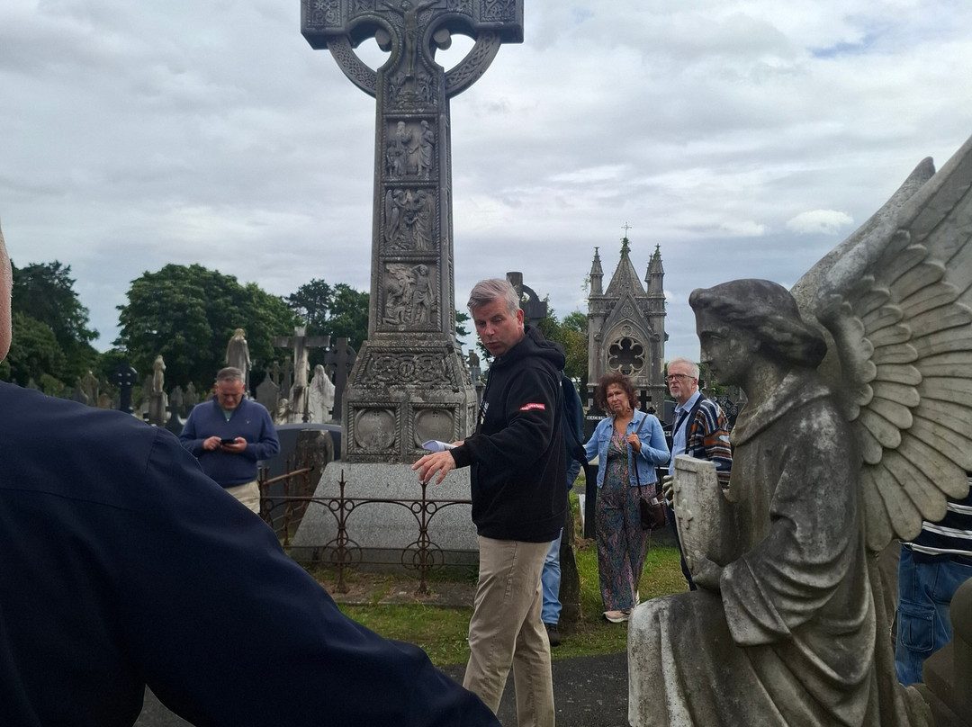 Milltown Cemetery Walking Tours by Steven Corr-贝尔法斯特必去景点