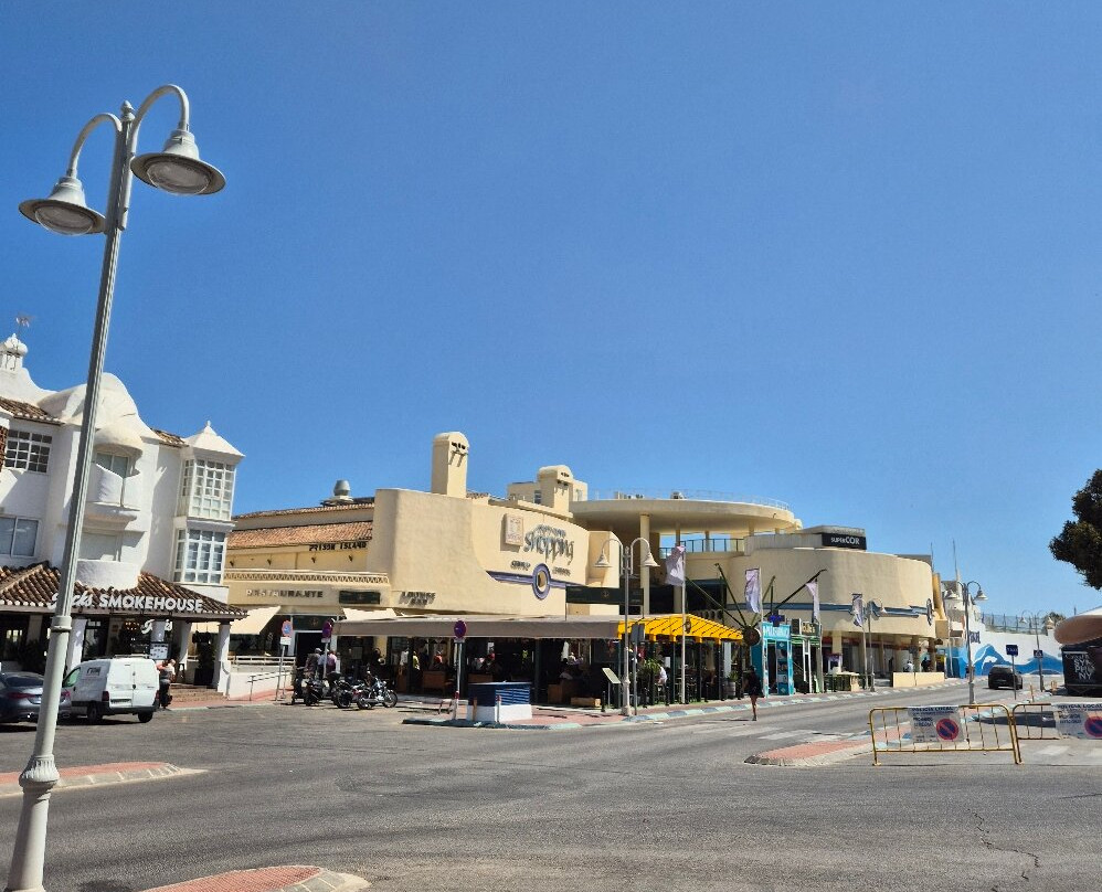 Centro Comercial Puerto Marina Shopping-班纳玛德纳必去景点