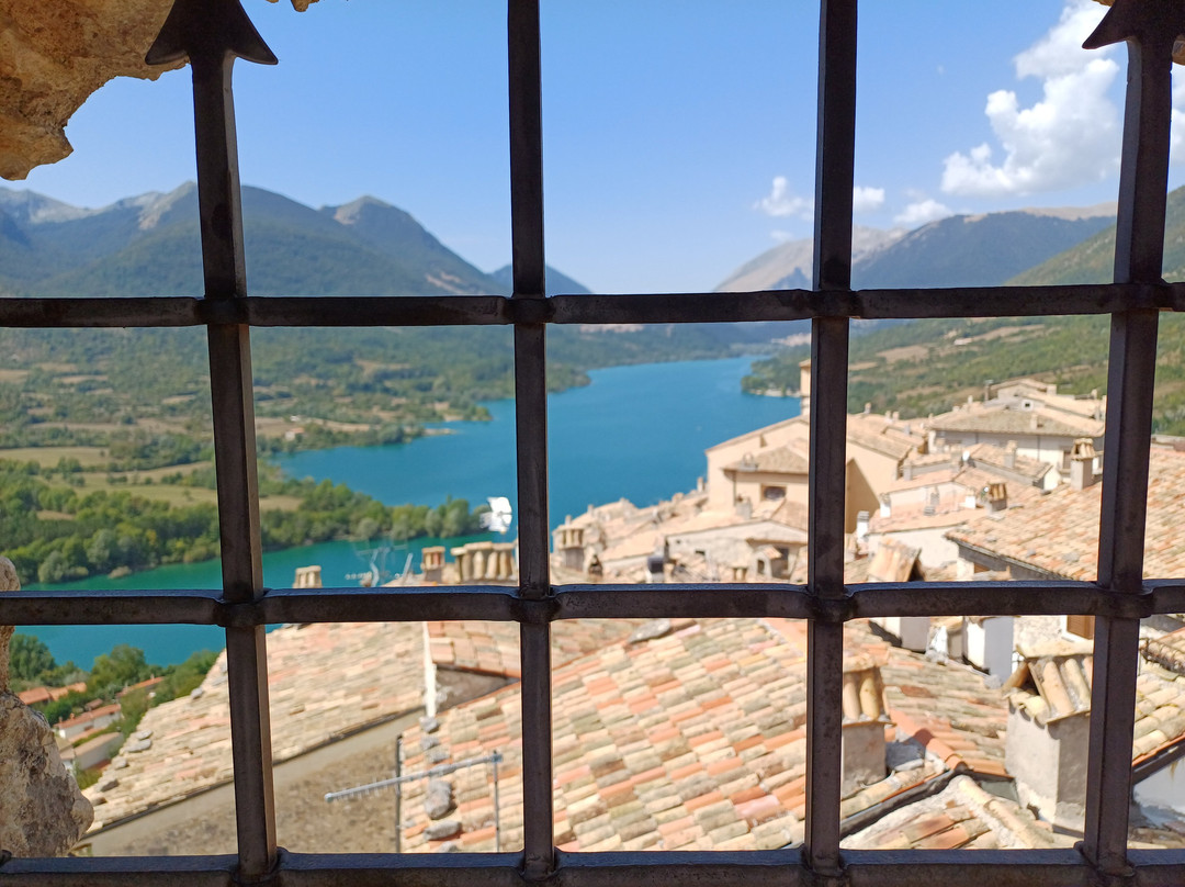 Castello Monumentale-Barrea必去景点