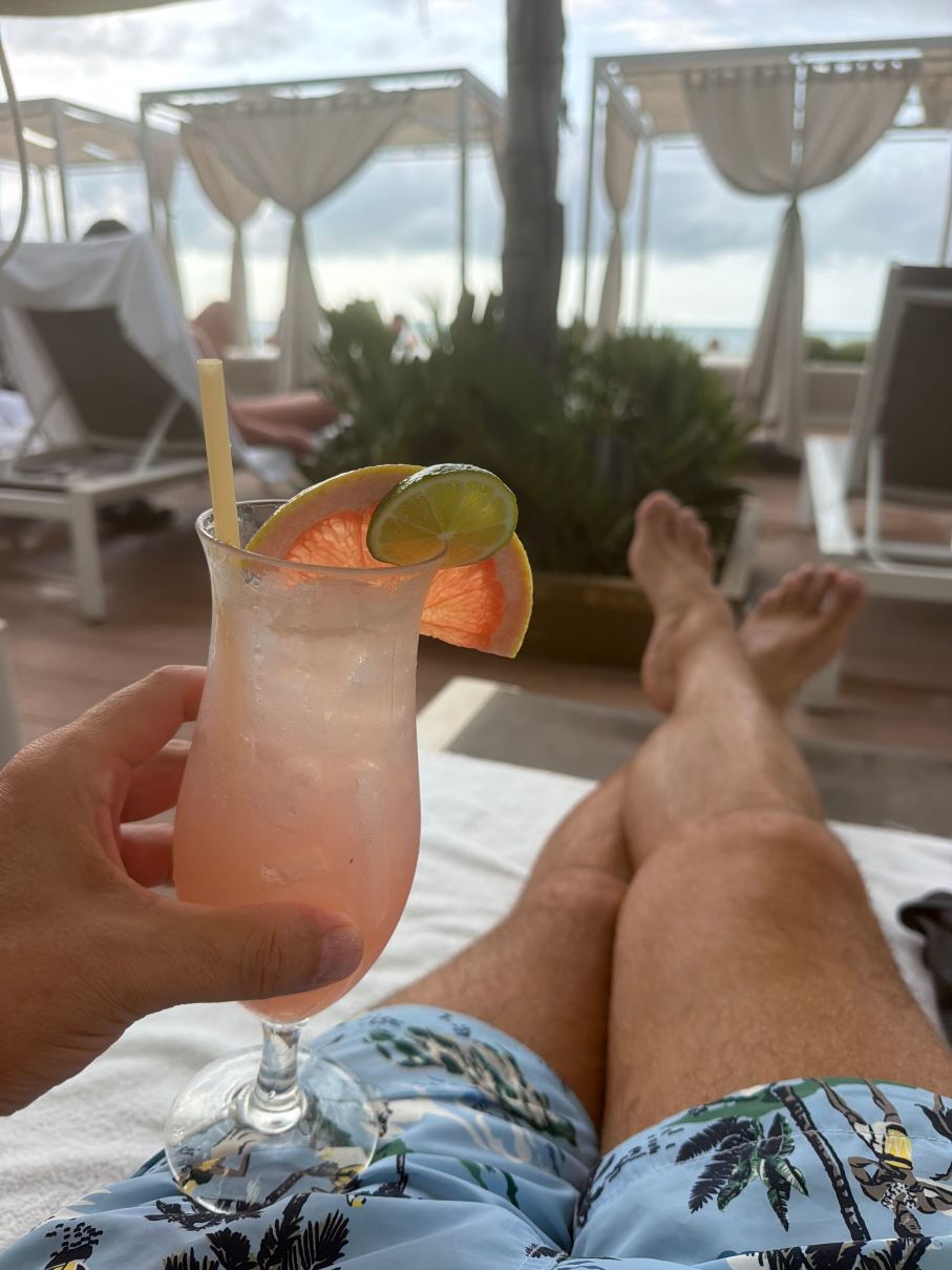 阿尔玛海滨豪华LGBT度假酒店-旅行者