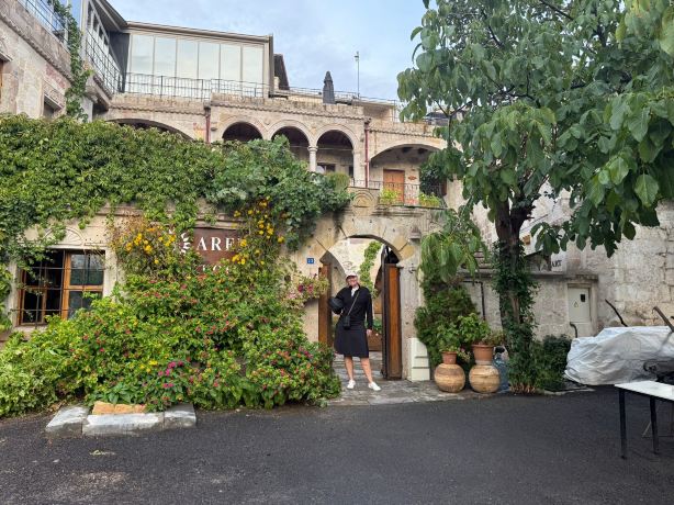 阿伦洞穴酒店及艺术画廊-旅行者
