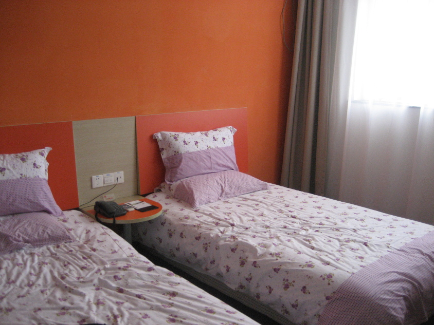 威丽酒店常州江南环球港恐龙园店-客卧