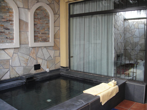 天津团泊湖温泉酒店主图