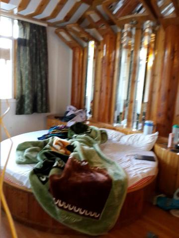 西姆拉松景酒店-客卧