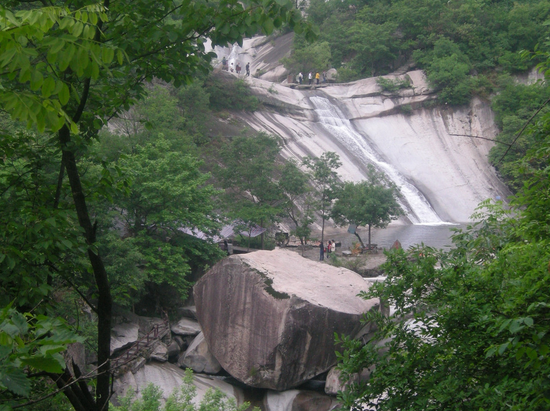 西峡县旅游景点-龙潭沟自然生态风景区