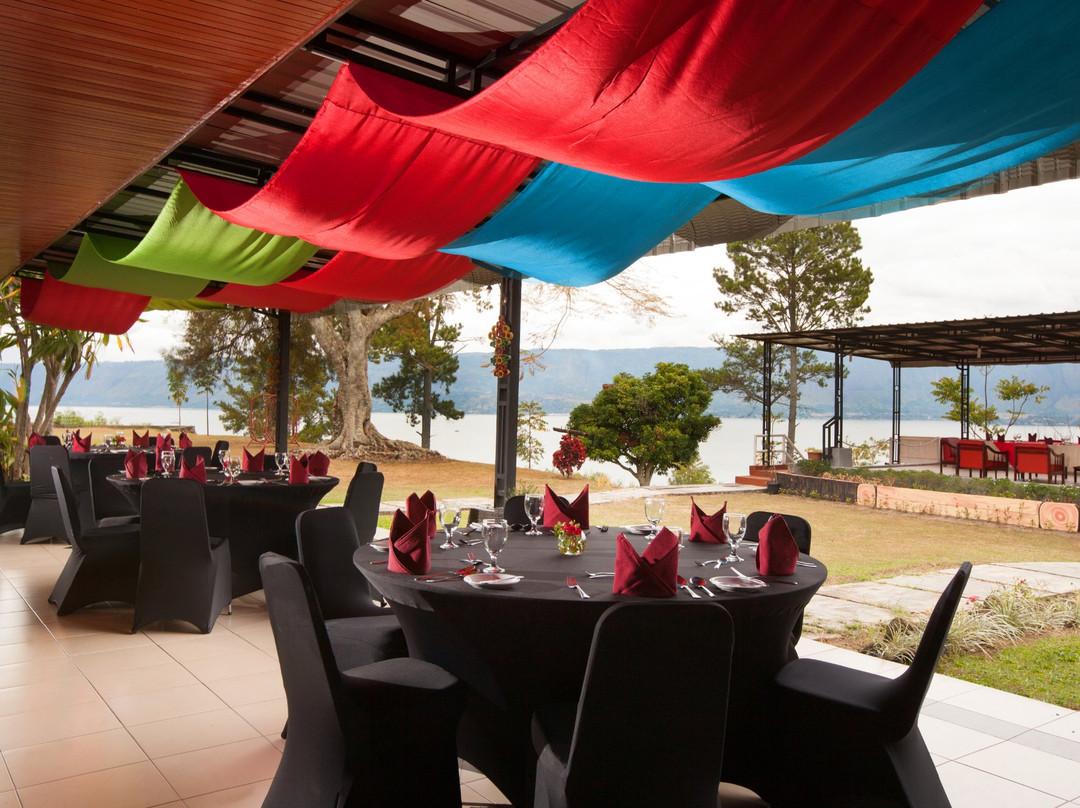 派塔巴拉巴特湖度假酒店