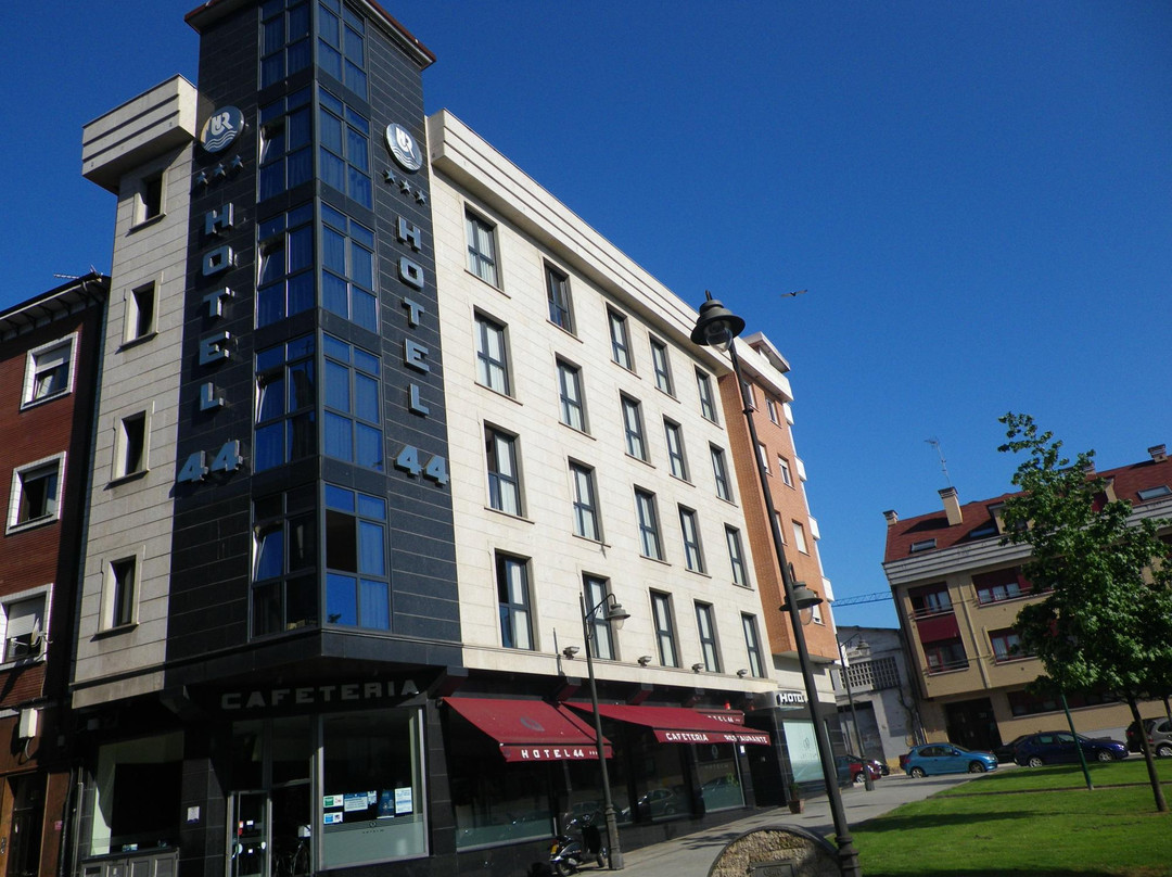 Hotel 44
