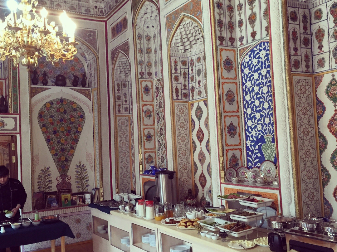 Lyabi-House Hotel