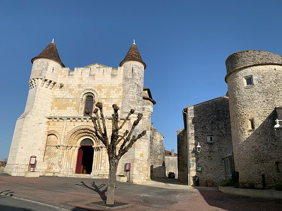 Eglise Saint-vivien-Ecoyeux必去景点