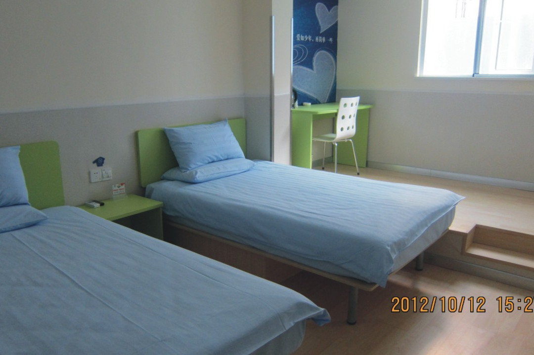 布丁严选酒店（杭州火车东站闸弄口地铁站店）主图