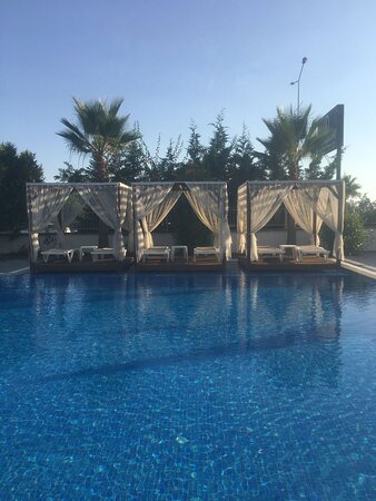 Sey Beach Hotel & Spa-泳池