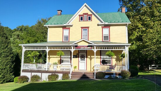 The Gingerbread House B and B主图