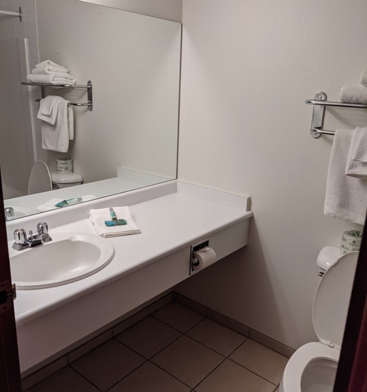 Lakeview Inns & Suites - Fort Saskatchewan主图