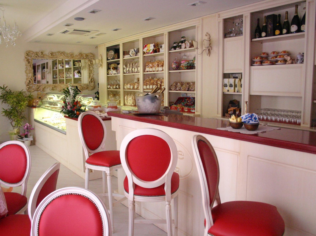 Calvatone餐馆和美食-Pasticceria Caffetteria Dolce Follia