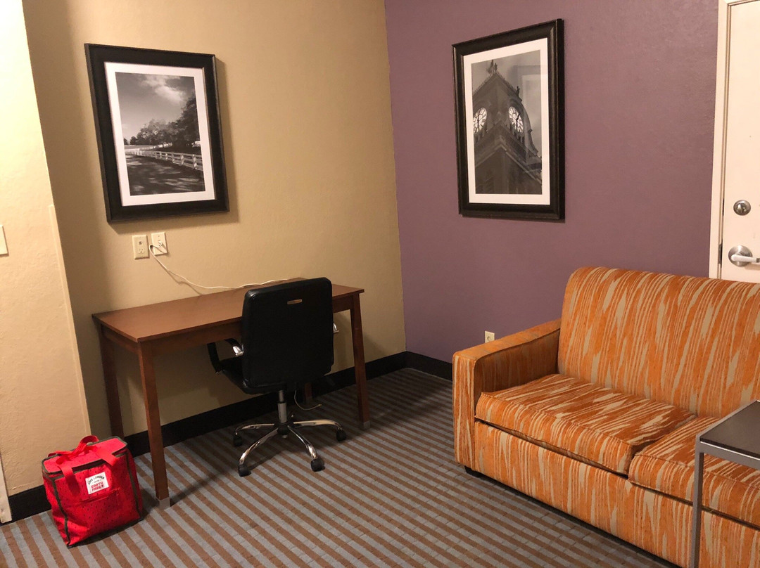 La Quinta Inn & Suites by Wyndham Elizabethtown主图