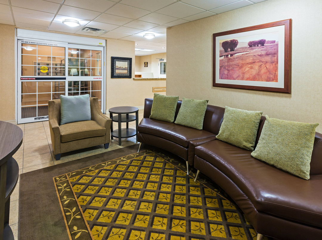 奥瓦索烛木套房酒店主图