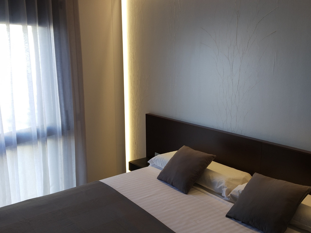 奥洛特酒店主图