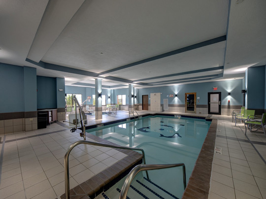 俄克拉荷马城西育空快捷假日&套房酒店主图