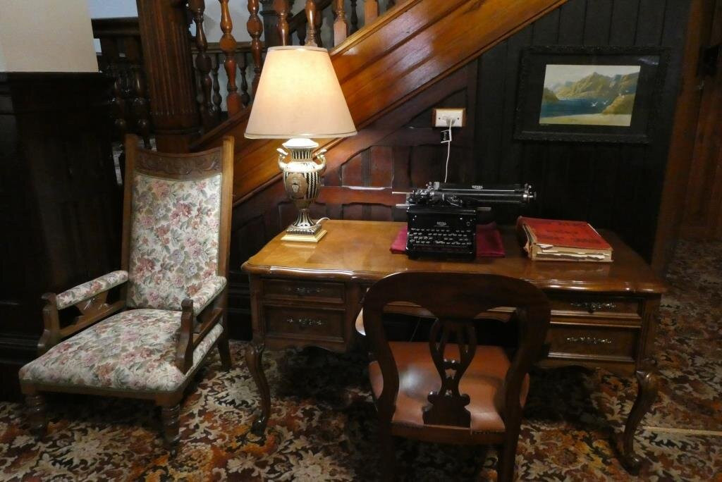 The Empire Hotel主图