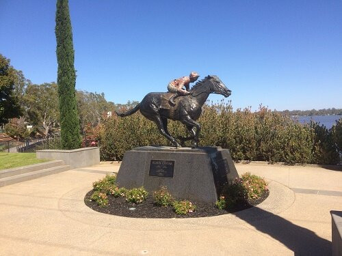 Black Caviar Statue-Nagambie必去景点