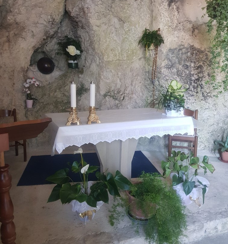 Santuario Santa Maria delle Grotte景点图片